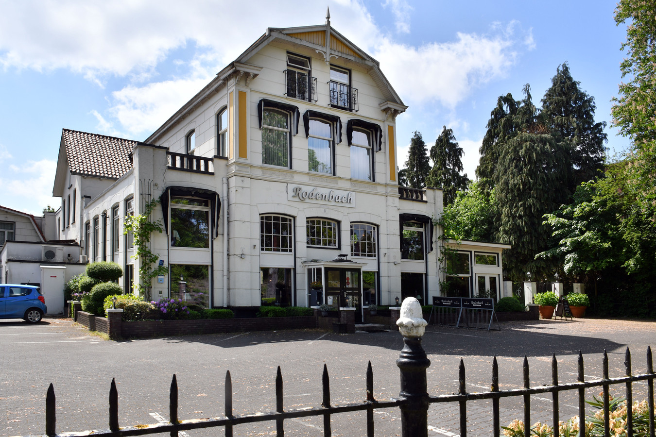 Hotel Rodenbach aan de Parkweg