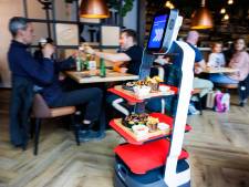 Rolt daar een robot door het restaurant? ‘Ze nemen het zware en vieze werk over’