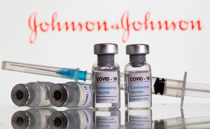 Niet-gevaccineerde mensen maken 3,2 keer zoveel kans maken om geïnfecteerd te raken als degenen die het Johnson & Johnson-vaccin kregen, blijkt uit de nieuwste gegevens.