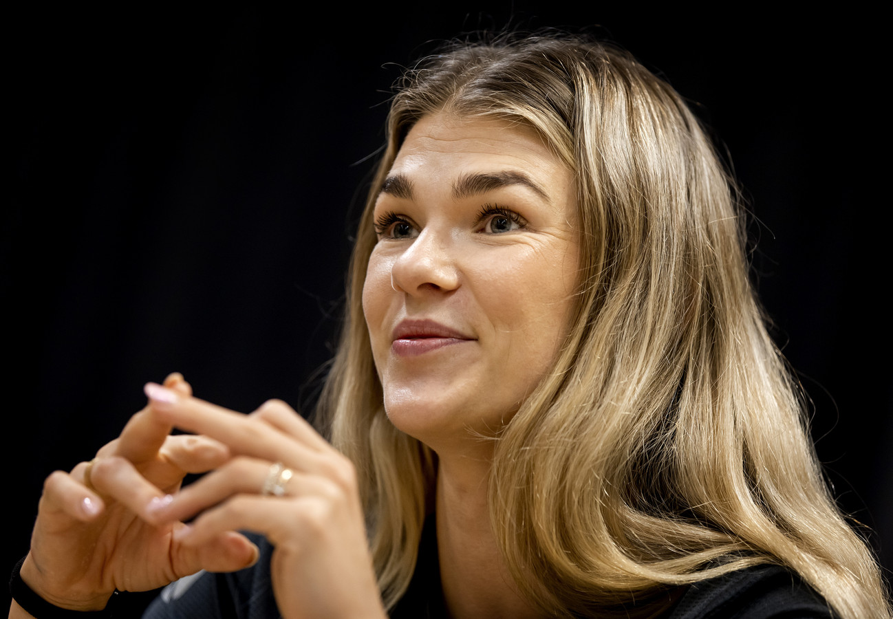 Tess Lieder schikt zich in haar bijrol bij Oranjehandbalsters ‘Die