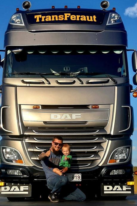 Qui sera le chauffeur routier le plus passionné de Belgique? Un nominé est originaire de Charleroi