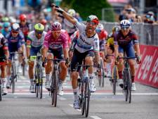 Nizzolo wint na bizarre reeks tweede plaatsen eindelijk een rit, Groenewegen komt tekort