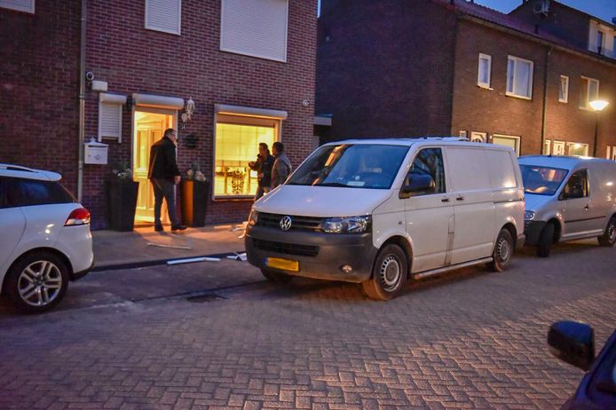 Inval bij politieactie in Helmond, Geldrop, Asten, Liessel en Aarle-Rixtel. Inval is in Geldrop.