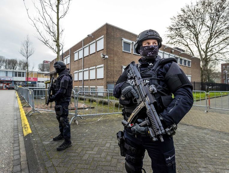 De zwaarbeveiligde 'bunker' van de rechtbank in Amsterdam-Osdorp, waar maandag, dinsdag en op 27 en 28 mei inleidende zittingen zijn in de zaak Marengo. Beeld EPA