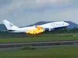 Un Boeing 747 atterrit d'urgence après un incendie au décollage
