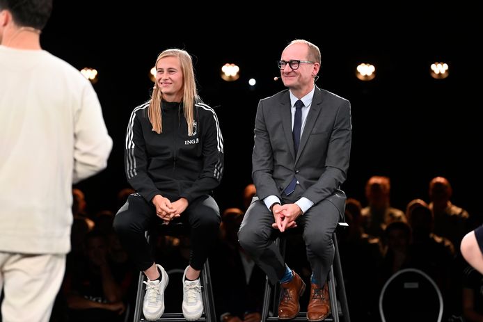 Julie Besmans e Ben Waits.