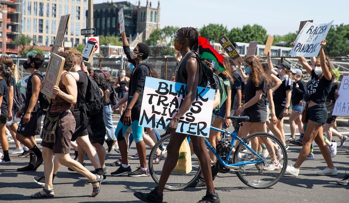 Een Black Lives Matter-demonstratie op Juneteenth in 2020. Demonstranten vroegen aandacht voor zwarte slachtoffers van politiegeweld.