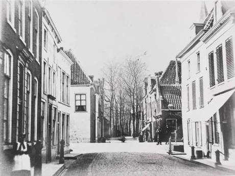 Kijk en vergelijk: zo zag de Kruisstraat er vroeger uit (met slider)