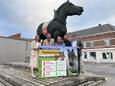 Archiefbeeld van een actie van de N-VA-afdelingen van Lennik, Gooik, Galmaarden, Herne en Pepingen met betrekking tot de gemeentefusies in het Pajottenland.