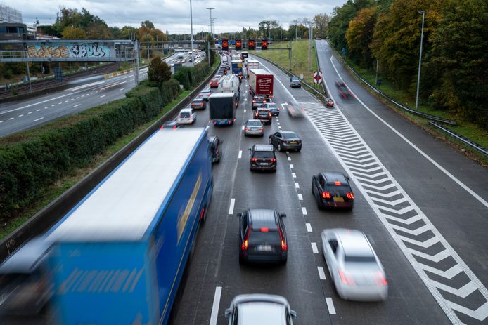 Verkeersdrukte op de Antwerpse ring. Beeld ter illustratie.