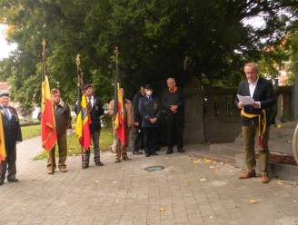 Gesneuvelde Korea-veteraan herdacht op kerkhof Meerbeke, dat erkenning krijgt als Belgisch Oorlogsgraven-kerkhof