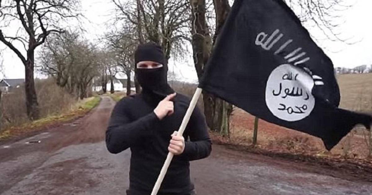Террористы на фоне флага игил. Флаг ИГИЛ. Символ ИГИЛ. Знамя Исламского государства. Флаг Исламского государства.