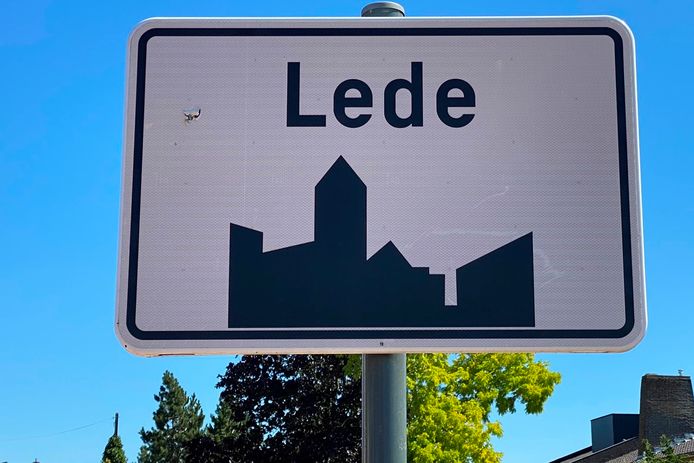Gemeentebord Lede.