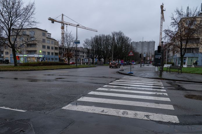 Het kruispunt van de Blancefloerlaan en Waterhoenlaan op Linkeroever in Antwerpen.