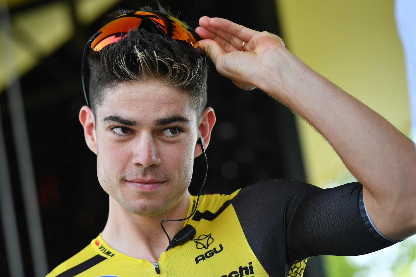 wout van aert komt naar het huis van eric goens foto hlnbe