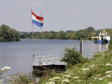 Onbekende stoffen in de Maas ontstaan door extreme zomer: drinkwater kan weer uit rivier gehaald worden