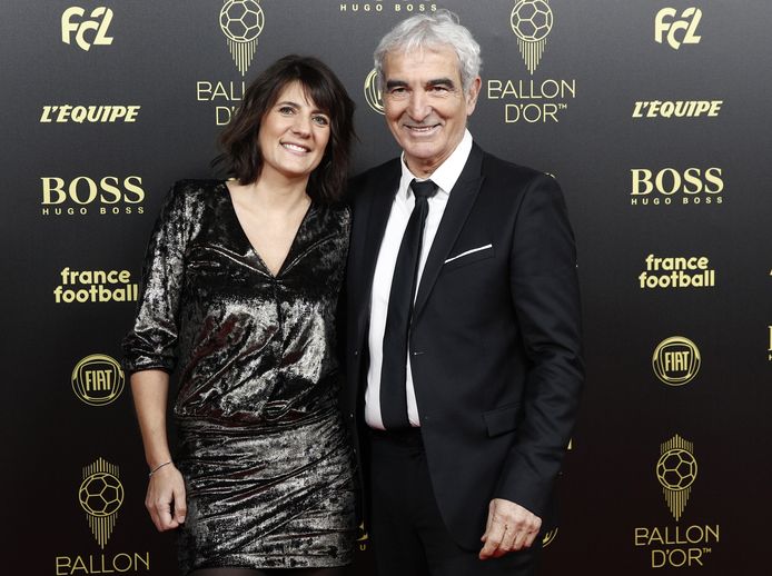 Voormalig Frans bondscoach Raymond Domenech en partner Denis Estelle, een Franse journaliste.