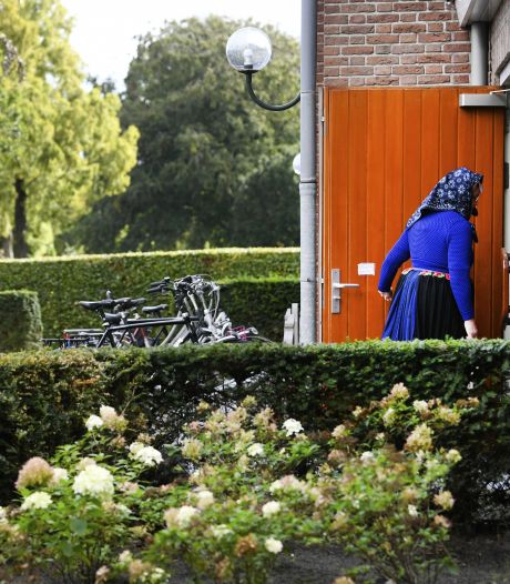 Doodsbedreigingen aan adres Staphorster kerk na omstreden diensten voor 600 mensen 
