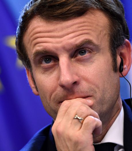“Les non-vaccinés, j’ai très envie de les emmerder”: Macron promet d’aller “jusqu’au bout”