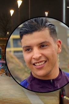 Doodgestoken Omar wordt herdacht tijdens zijn uitvaart: ‘Hij droomde ervan een gezin te stichten’