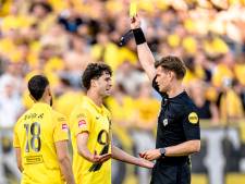 Stadionverbod voor NAC-fan die beker gooide naar auto arbiter Joey Kooij