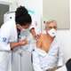 Correspondent Wies Ubags: ‘Mijn vriendin knarst de tanden als ze in het vaccinatiecentrum weer eens een kerel met poen op zijn plaats moet zetten’