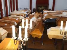 Duits crematorium moet coronadoden stapelen: ‘Uitvaartzaal fungeert nu als koelcel’