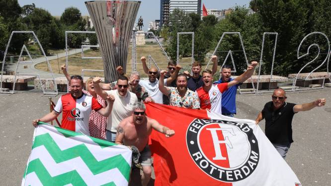 Enorme invasie van Feyenoordsupporters in Tirana: ‘Heerlijk om hier zoveel Nederlands te horen’

