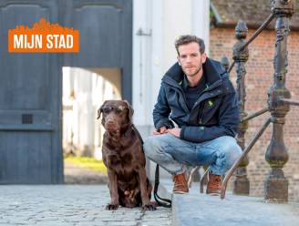 MIJN STAD. Het Brugge van Nicolas Compernolle (35), het bekendste ‘baasje’ van de stad: “Mijn droom? Dat Brugge de meest hondvriendelijke stad mag worden”