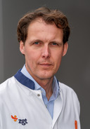 Martijn Lutke Holzik, opleider tropenartsen ZGT