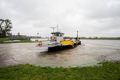 Veerdienst Olburgen-Dieren gaat een paar dagen uit de vaart; Looveer blijft wel beschikbaar