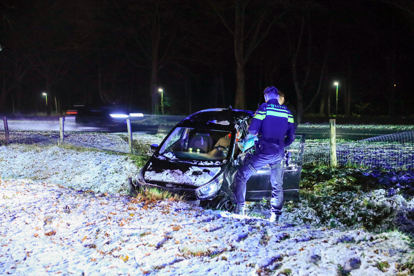Gladheid voor gevaar op de weg in regio Utrecht, automobilist