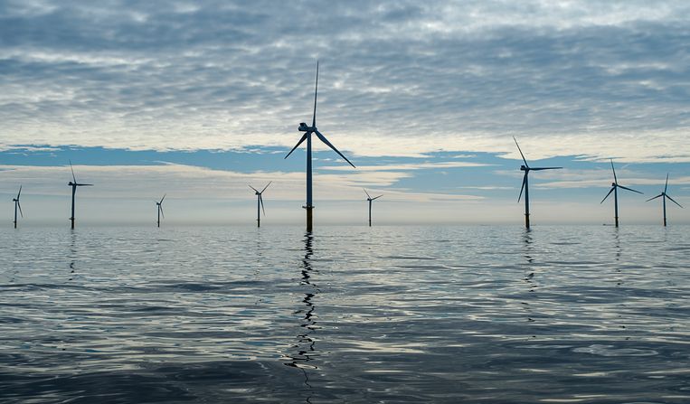 In de Hoofdlijnen van het Klimaatakkoord zullen plannen staan om het Nederlands deel van de Noordzee maximaal vol te bouwen met windmolens. Beeld ANP