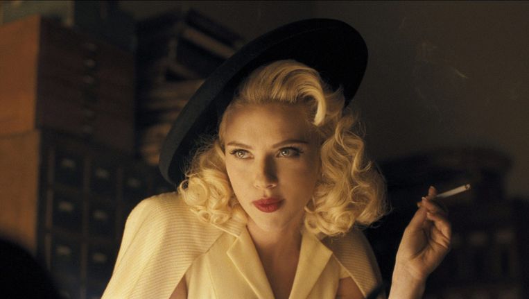 Scarlett Johansson als DeeAnna Moran in Hail, Caesar! Beeld epa