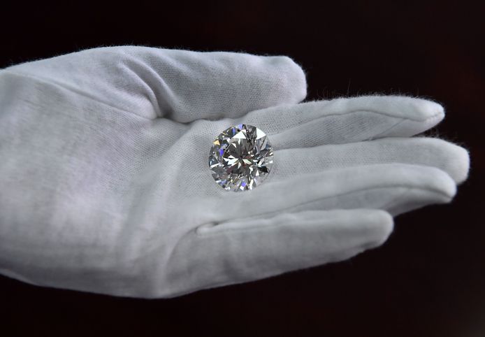 Russische diamanten mogen niet meer verhandeld worden in Europa door de sancties tegen het Russische regime.
