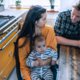 Vragen aan Steven: ‘Sinds de geboorte van onze baby is mijn vriend een saaie huismus’