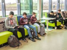 Geen Snapchat, maar sjoelen voor CSW-leerlingen in Vlissingen: ‘Ik dacht serieus dat het een grap was’