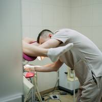 Nieuwe meldingen grensoverschrijdend gedrag door gynaecoloog: ziekenhuizen zetten hem op non-actief