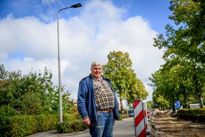 Leo tast in duister over kapotte straatverlichting in Glane: ‘Waarom worden de lampen niet gereparee