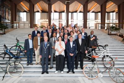 Arnhem inspireert buitenlandse burgemeesters om te fietsen