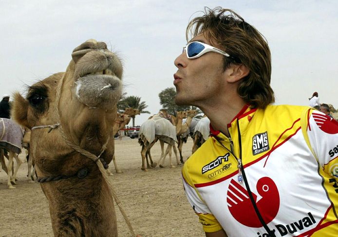Manuele Mori, gekscherend in het shirt van Saunier Duval tijdens de Ronde van Qatar.