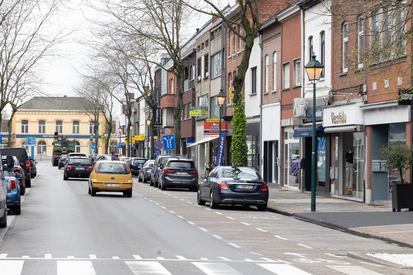 HUIZENJACHT. Leopoldsburg, waar het vakantiegevoel nooit ver weg is