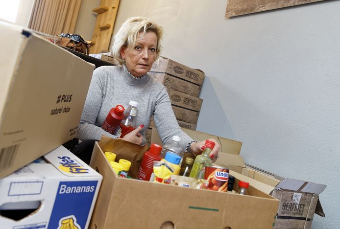 Marlize Buijs uit Schijndel zit dringend verlegen om een woning. ,,Het hoeft echt niet luxe te zijn, geef gewoon een dak boven ons hoofd.”