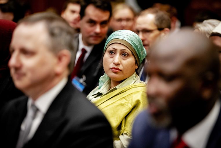 Afgevaardigden van de Rohingya-gemeenschap tijdens de uitspraak van het Internationaal Gerechtshof in de door Gambia aangespannen rechtszaak tegen Myanmar. Beeld ANP
