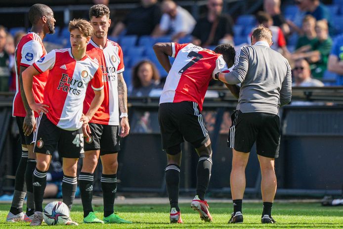Luis Sinisterra moest met een blessure naar de kant.