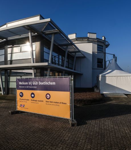 Vanaf woensdag zonder afspraak boosterprik halen in Doetinchem en Zutphen: ‘Met een vrije inloop verlagen we de drempel’