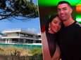 Buurtbewoners zijn aanslepende bouw van gigantische villa van Cristiano Ronaldo beu: “Het lijkt wel een ziekenhuis”