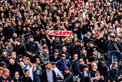 ‘Franse politie pakt Ajax-fans op die reisverbod naar Marseille negeren, forse straffen dreigen’