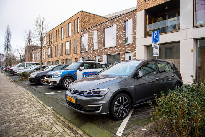 De deelauto's in het Hogekwartier in Amersfoort worden maar weinig gebruikt.