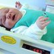 Baby van 6 kilo zonder keizersnede op de wereld gezet - Moeder weegt 240 kilo